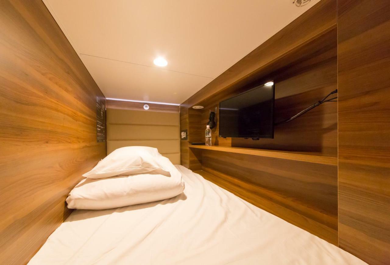 Sauna & Capsule Amza Osaka Exterior photo